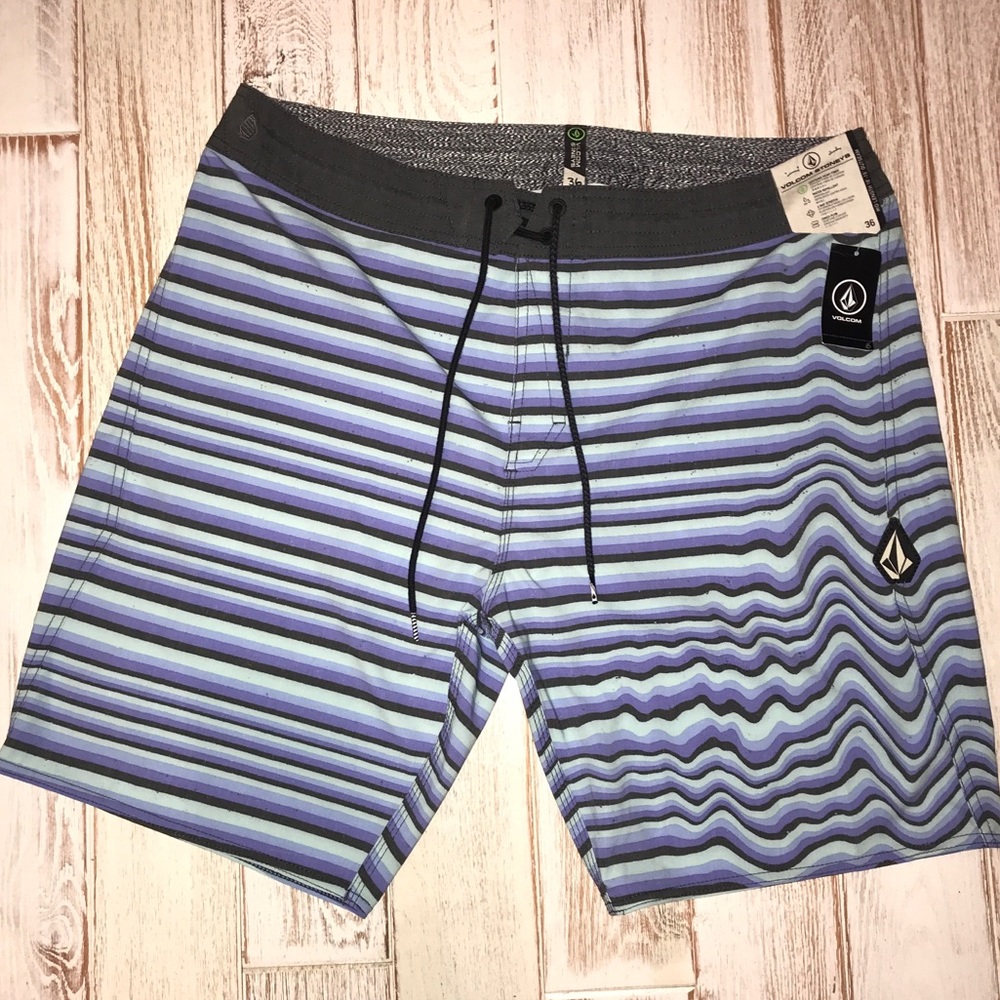 Volcom Board Shorts 36